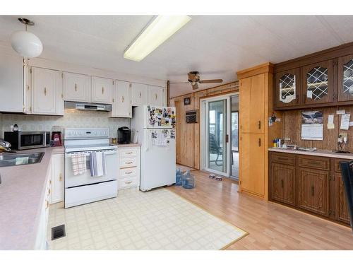 7 Bluejay Crescent, Sedgewick, AB - Indoor Photo Showing Kitchen