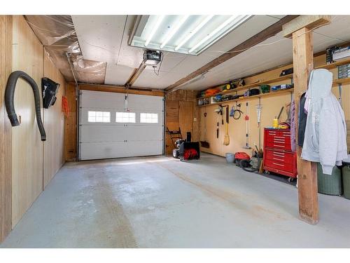 7 Bluejay Crescent, Sedgewick, AB - Indoor Photo Showing Garage