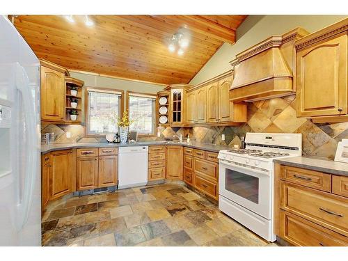 138-36240 Range Road 250, Rural Red Deer County, AB - Indoor Photo Showing Kitchen