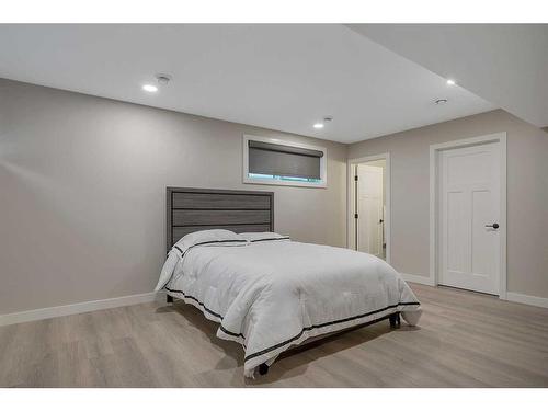 320 Elizabeth Avenue, Nordegg, AB - Indoor Photo Showing Bedroom