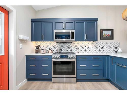 320 Elizabeth Avenue, Nordegg, AB - Indoor Photo Showing Kitchen With Upgraded Kitchen