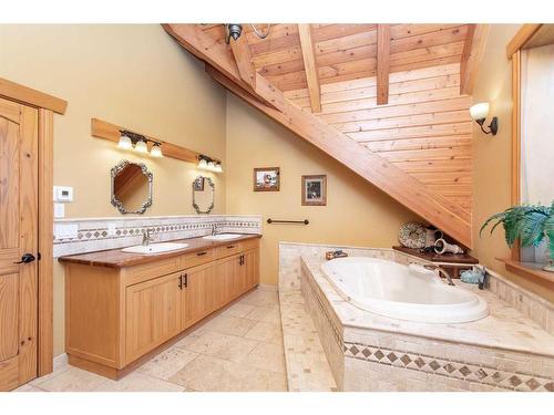 41115 Range Road 272, Rural Lacombe County, AB - Indoor Photo Showing Bathroom
