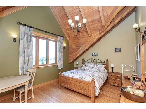 41115 Range Road 272, Rural Lacombe County, AB - Indoor Photo Showing Bedroom