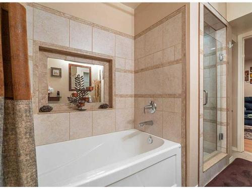 2439 41 Street Se, Calgary, AB - Indoor Photo Showing Bathroom