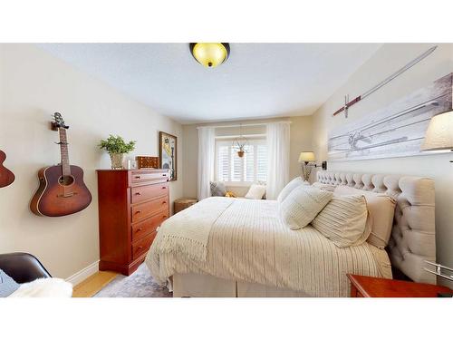 5218 57 Street, Stettler, AB - Indoor Photo Showing Bedroom