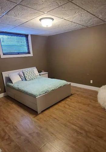 4821 48 Street, Hardisty, AB - Indoor Photo Showing Bedroom