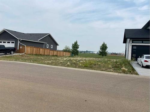 6926 Meadowview Drive, Stettler, AB 