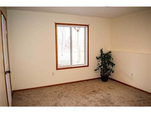 145-37411 Waskasoo Avenue, Rural Red Deer County, AB - Indoor Photo Showing Other Room