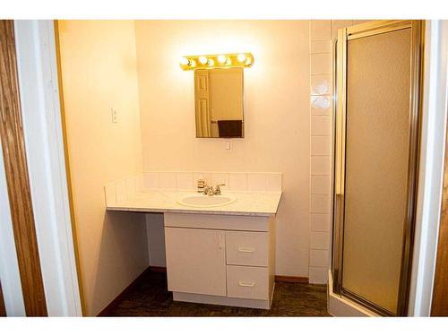 145-37411 Waskasoo Avenue, Rural Red Deer County, AB - Indoor Photo Showing Bathroom