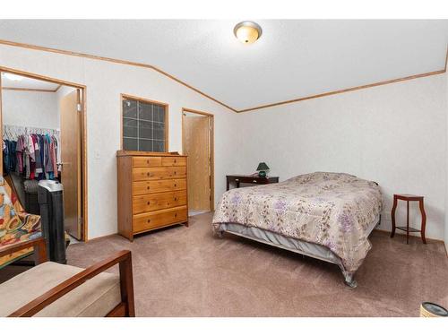 43049 Range Road 214, Rural Camrose County, AB - Indoor Photo Showing Bedroom