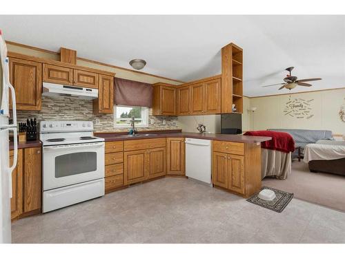 43049 Range Road 214, Rural Camrose County, AB - Indoor Photo Showing Kitchen