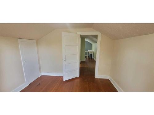 5015 47 Avenue, Forestburg, AB - Indoor Photo Showing Other Room