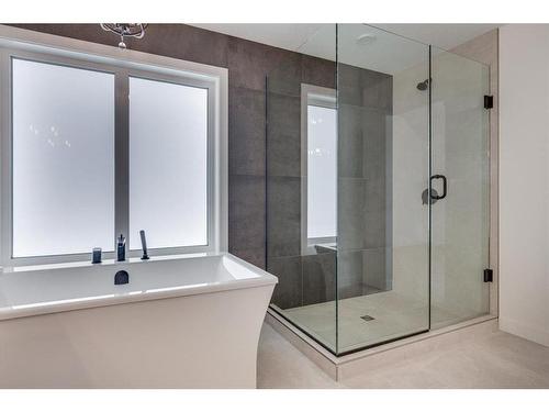 120 Emerald Drive, Red Deer, AB - Indoor Photo Showing Bathroom