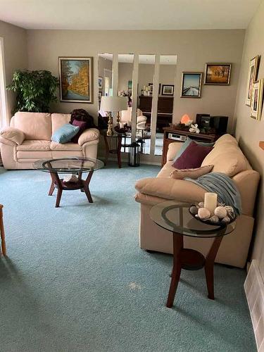 14275 Twp. Rd. 422 Township, Rural Flagstaff County, AB - Indoor Photo Showing Living Room