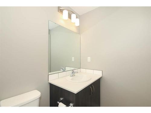 4801 Parkwood Road, Blackfalds, AB - Indoor Photo Showing Bathroom