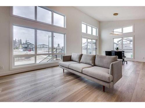 144 Emerald Drive, Red Deer, AB - Indoor Photo Showing Living Room