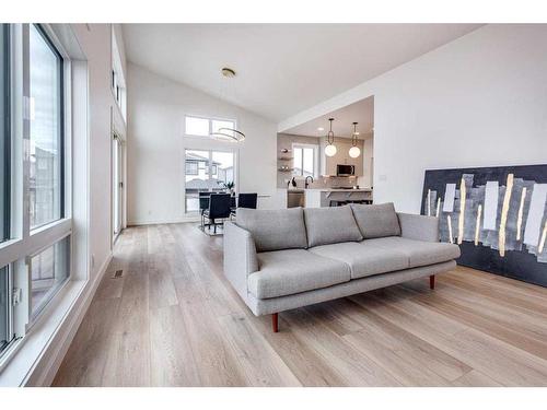 144 Emerald Drive, Red Deer, AB - Indoor Photo Showing Living Room