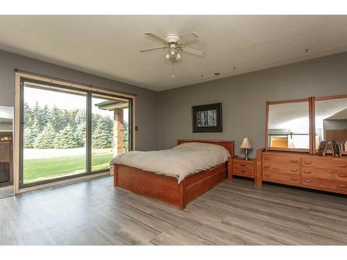 425023 Rr 223, Rural Ponoka County, AB - Indoor Photo Showing Bedroom