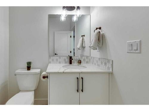 13 Ian Way, Sylvan Lake, AB - Indoor Photo Showing Bathroom