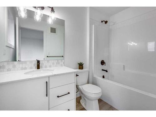 13 Ian Way, Sylvan Lake, AB - Indoor Photo Showing Bathroom