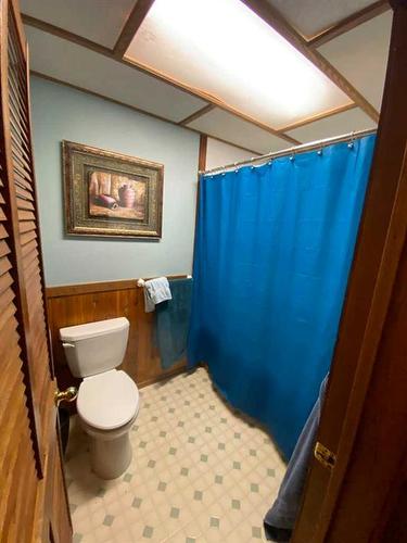 19 Parkland Crescent, Parkland Beach, AB - Indoor Photo Showing Bathroom
