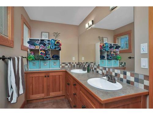 39325 Range Road 10, Rural Lacombe County, AB - Indoor Photo Showing Bathroom