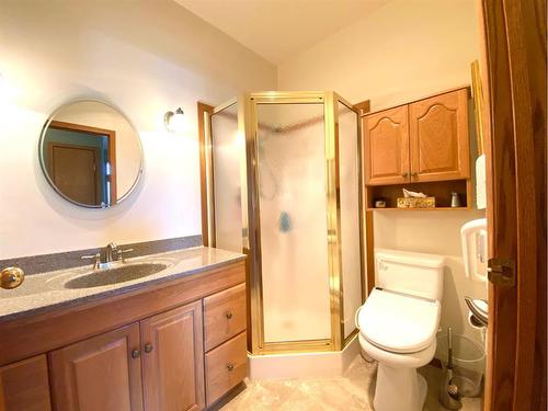 29 Bayview Street, Rochon Sands, AB - Indoor Photo Showing Bathroom