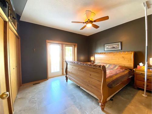 29 Bayview Street, Rochon Sands, AB - Indoor Photo Showing Bedroom