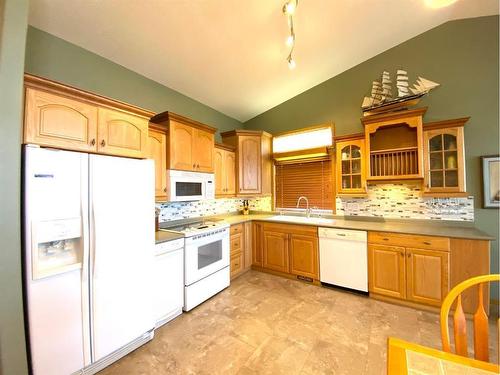 29 Bayview Street, Rochon Sands, AB - Indoor Photo Showing Kitchen