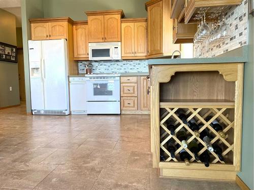 29 Bayview Street, Rochon Sands, AB - Indoor Photo Showing Kitchen