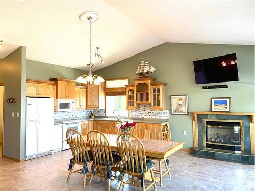29 Bayview Street, Rochon Sands, AB - Indoor With Fireplace