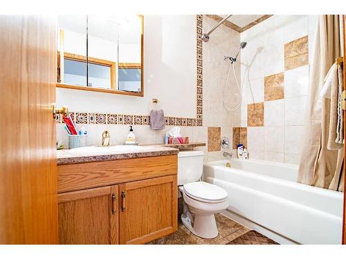 101-28539 Highway 54, Rural Red Deer County, AB - Indoor Photo Showing Bathroom