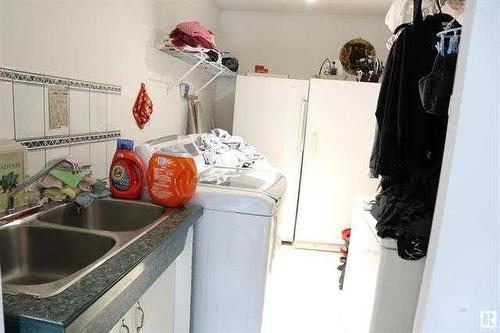 48327 Rge Rd 33, Warburg, AB - Indoor Photo Showing Laundry Room