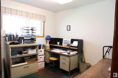 48327 Rge Rd 33, Warburg, AB - Indoor Photo Showing Office