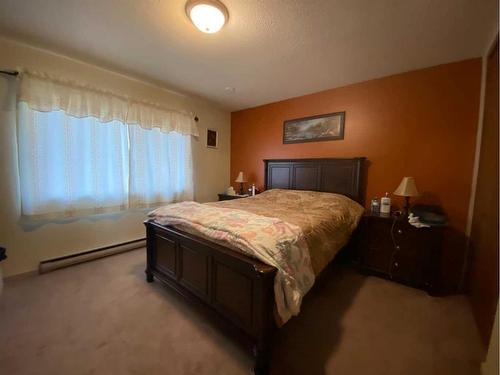 5207 49 Street, Ponoka, AB - Indoor Photo Showing Bedroom