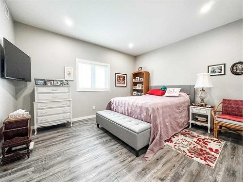 5011 C 49 Street, Stettler, AB - Indoor Photo Showing Bedroom