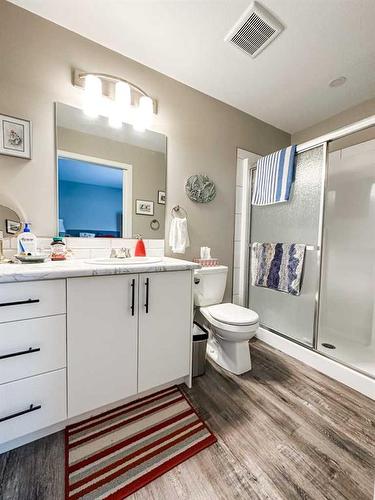 5011 C 49 Street, Stettler, AB - Indoor Photo Showing Bathroom