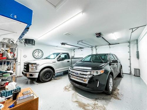 5011 C 49 Street, Stettler, AB - Indoor Photo Showing Garage