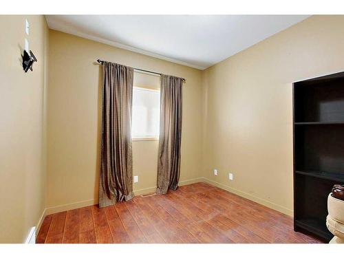 185 Alberts Close, Red Deer, AB - Indoor Photo Showing Other Room