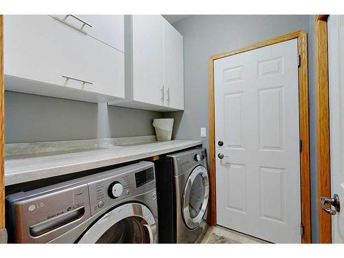 185 Alberts Close, Red Deer, AB - Indoor Photo Showing Laundry Room