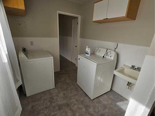 38313 Range Road 160, Rural Paintearth No. 18, County Of, AB - Indoor Photo Showing Laundry Room