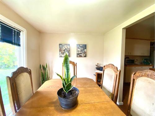 116 Alberta Ave, Bawlf, AB - Indoor Photo Showing Dining Room