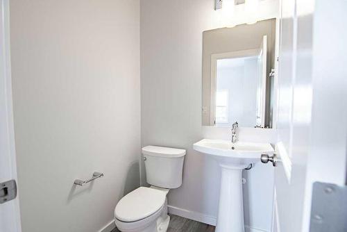 25 Lake Street, Rural Red Deer County, AB - Indoor Photo Showing Bathroom