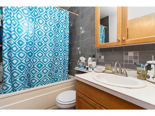 4905 55 Street, Killam, AB - Indoor Photo Showing Bathroom