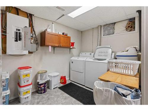 4801 51 Avenue, Sedgewick, AB - Indoor Photo Showing Laundry Room