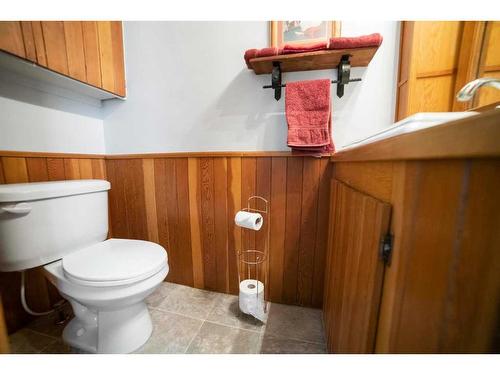 4803 50 Street, Lougheed, AB - Indoor Photo Showing Bathroom