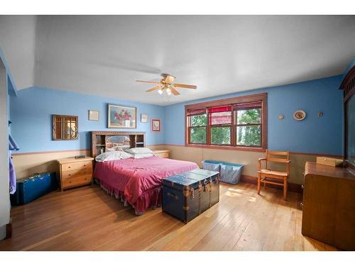 4803 50 Street, Lougheed, AB - Indoor Photo Showing Bedroom