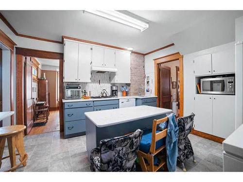 4803 50 Street, Lougheed, AB - Indoor Photo Showing Kitchen