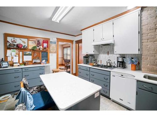 4803 50 Street, Lougheed, AB - Indoor Photo Showing Kitchen