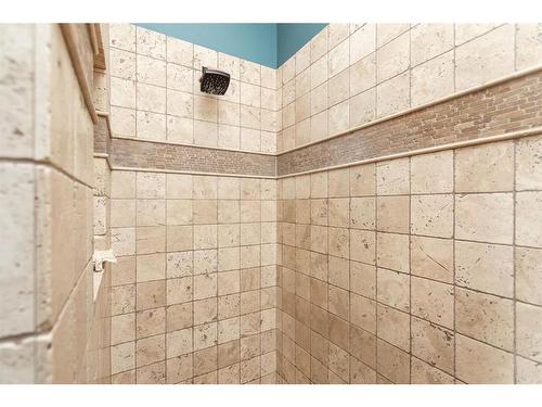 3 Henner'S Outlook, Lacombe, AB - Indoor Photo Showing Bathroom
